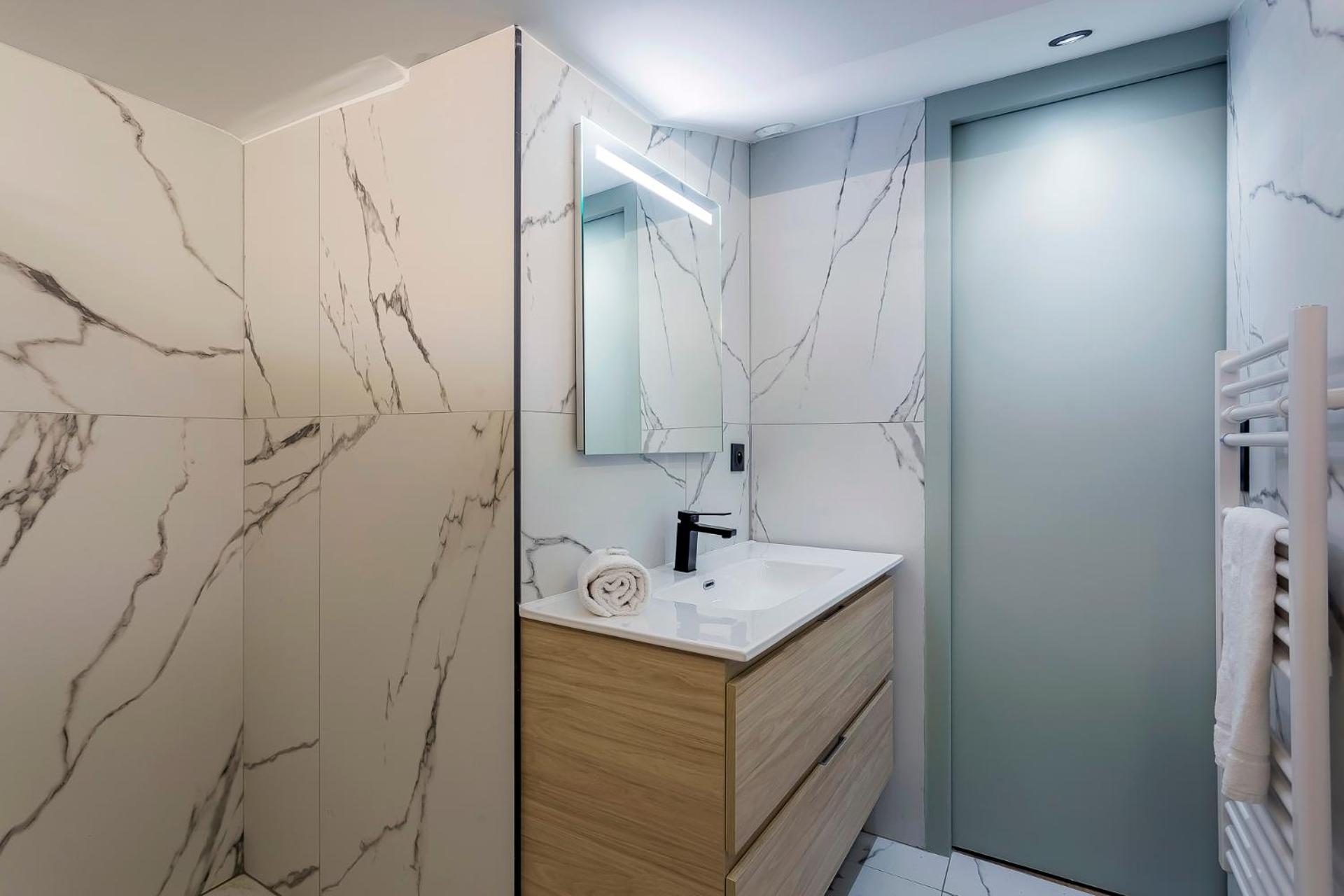 Suite Romantique Balneo Centre Лион Екстериор снимка